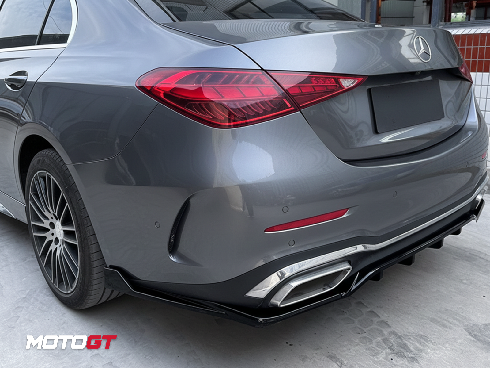 غطاء ناشر الهواء الخلفي الأسود للفئة C — 3